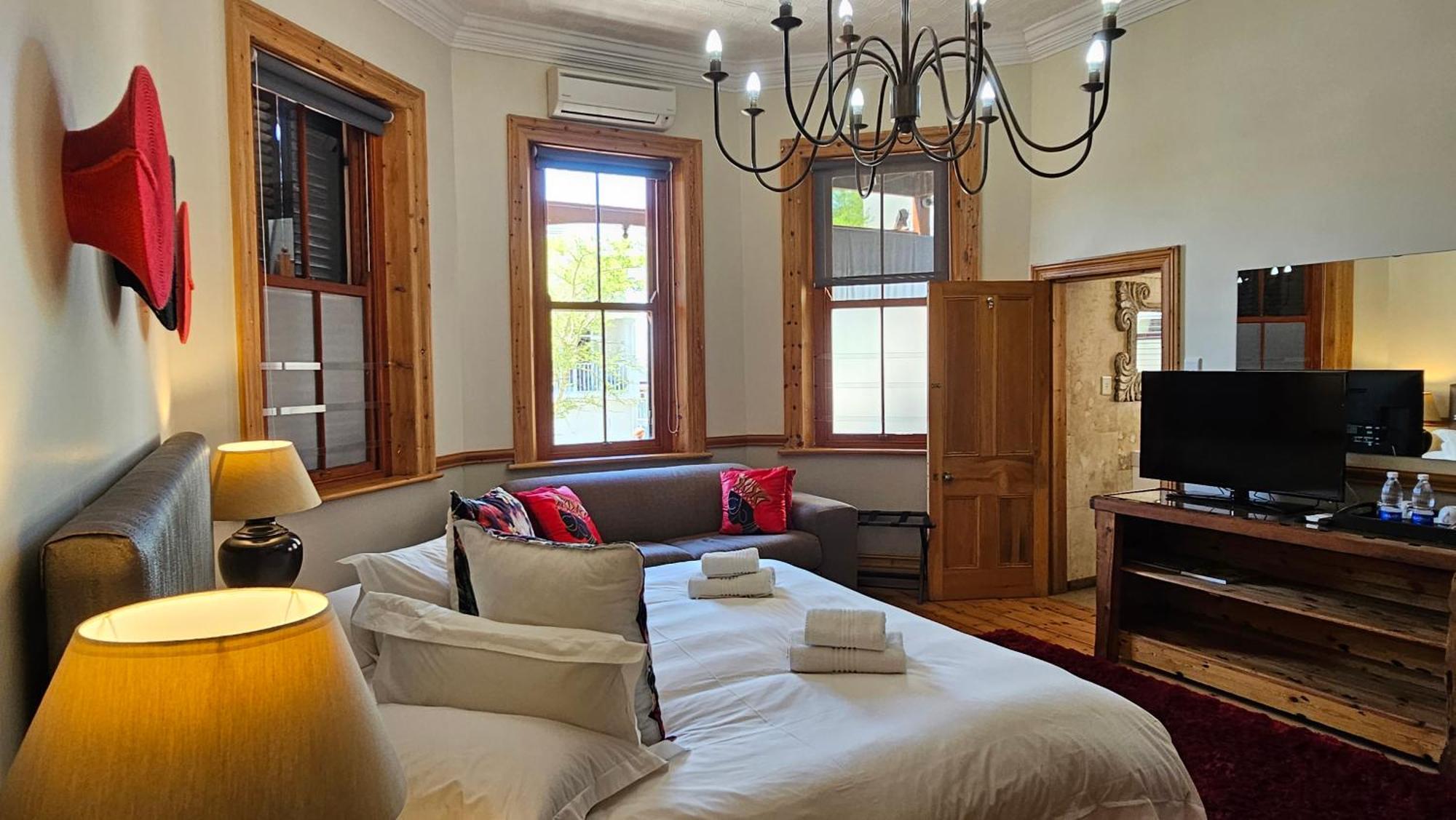 Wilton Manor Solar Energy 4*