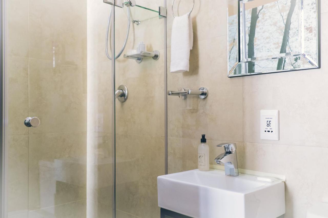 Wilton Manor Solar Energy 4*